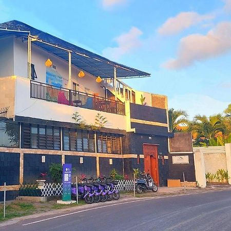 Hustay Guest House - Canggu Exterior photo